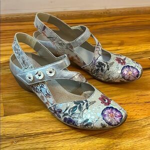 Rieker Mary Jane floral metallic heels size 39/8